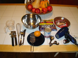 Illustration for article titled A MacGyver Chef Thanksgiving: Making Choco-Cranberry Mousse With a Hair Dryer